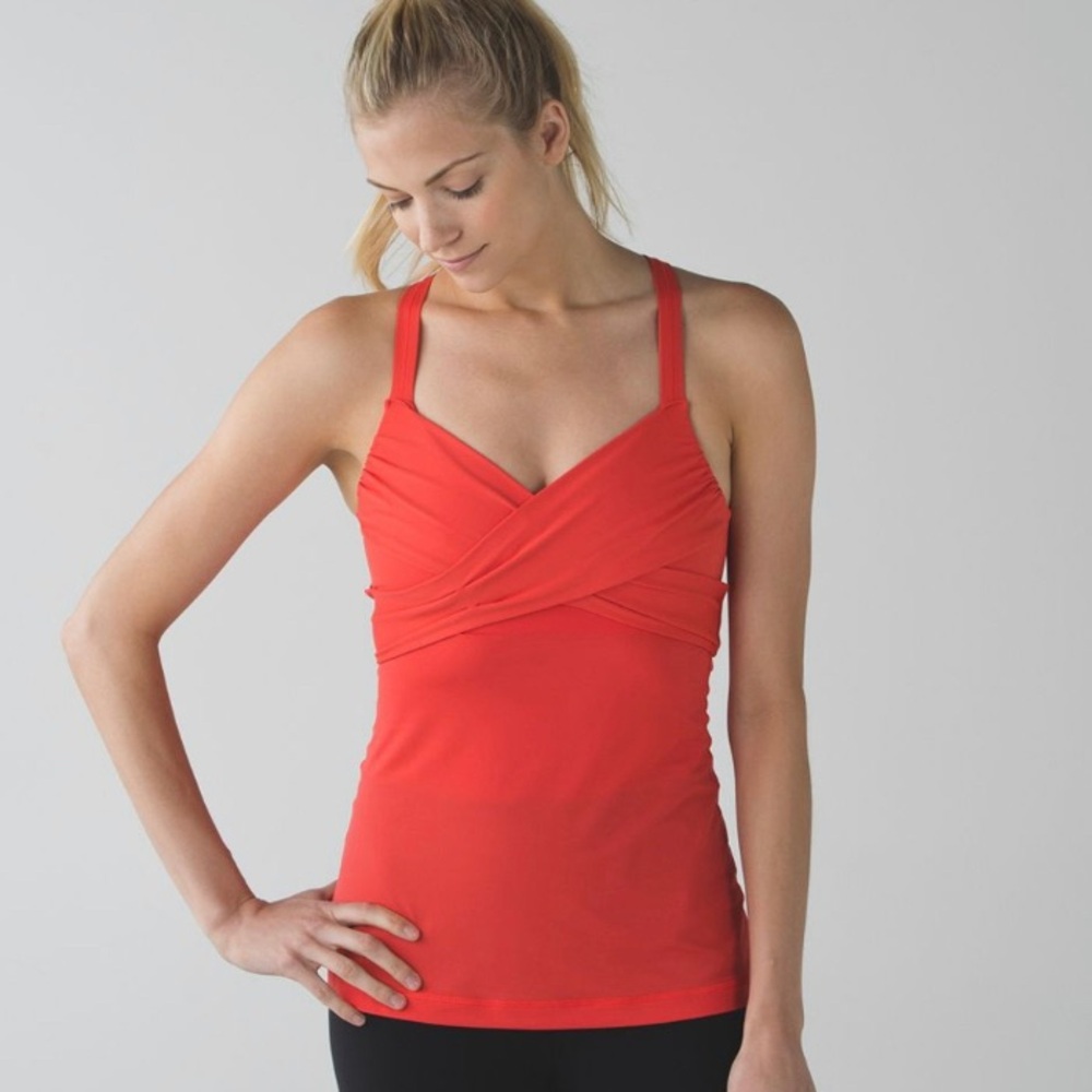 Lululemon Wrap It Up Tank, Size 4, excellent condition,color Alarming, gorgeous.